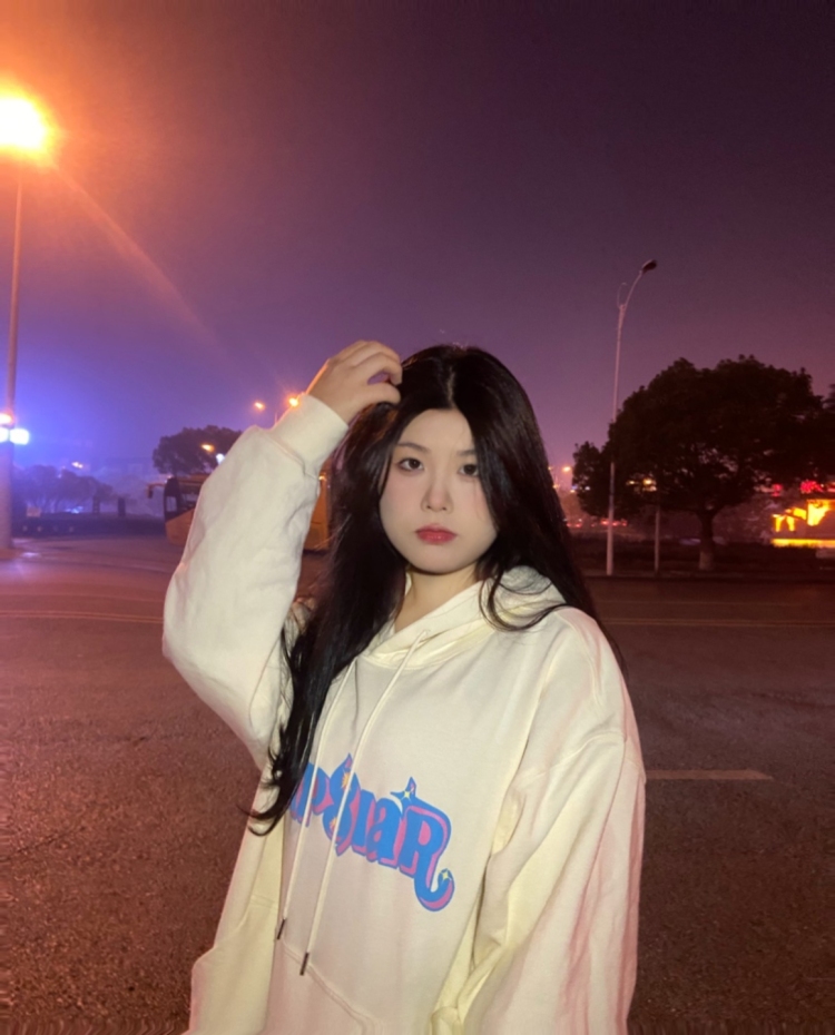 yoloㅤ-湖南省·长沙市·开福区-快手 抖音 某红薯-接寄拍
衣服 首饰 裙子都可以 风格不限
会更喜欢偏日常一点的衣服 拍的不好可以重新拍
脾气很好的噢