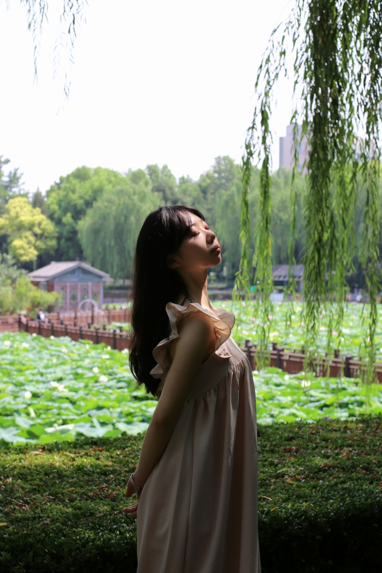 琳娜-河南省·郑州市·金水区-某红薯-【郑州陪拍】
狮子座 女摄 性格温柔 善于沟通
拍照设备:佳能6D+小痰盂/你的手机
在校大学生,会构图,会摄影,会拍照引导
室内25/h,室外30/h
详情!!!
1.拍摄地点你来定,市区内优先