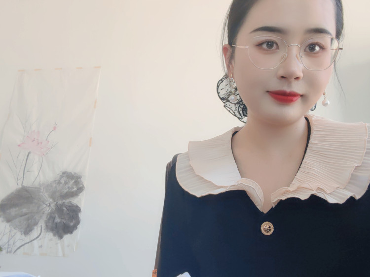 拾壹MM-云南省·玉溪市·通海县--大码女孩，接寄拍，赠拍，饰品，化妆品，服装，旗袍等都可以，希望互免，共同进步。
