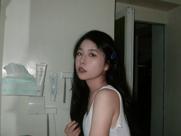 小淼努力搬砖中-辽宁省·沈阳市·沈河区-抖音 哔哩哔哩-我会跳舞,在抖音上发布过自己的舞蹈视频,有一定的舞蹈功底,会拍照姿势,会用ps、醒图等修图工具p图,出图快,效果好,希望可以接一些小饰品、化妆品或者是一些生活用品的单子。