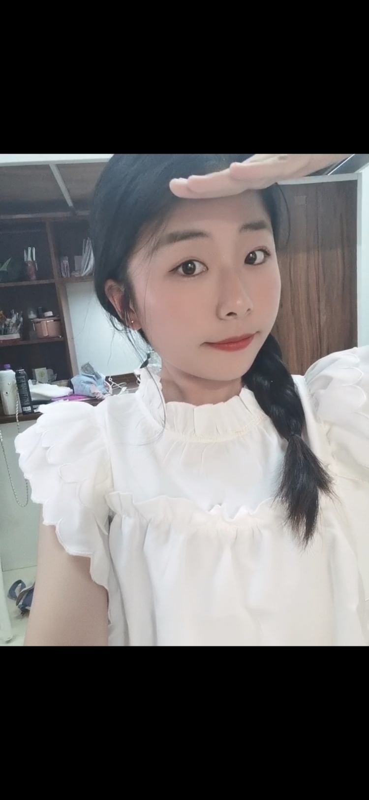 小淼努力搬砖中-辽宁省·沈阳市·沈河区-抖音 哔哩哔哩-我会跳舞,在抖音上发布过自己的舞蹈视频,有一定的舞蹈功底,会拍照姿势,会用ps、醒图等修图工具p图,出图快,效果好,希望可以接一些小饰品、化妆品或者是一些生活用品的单子。