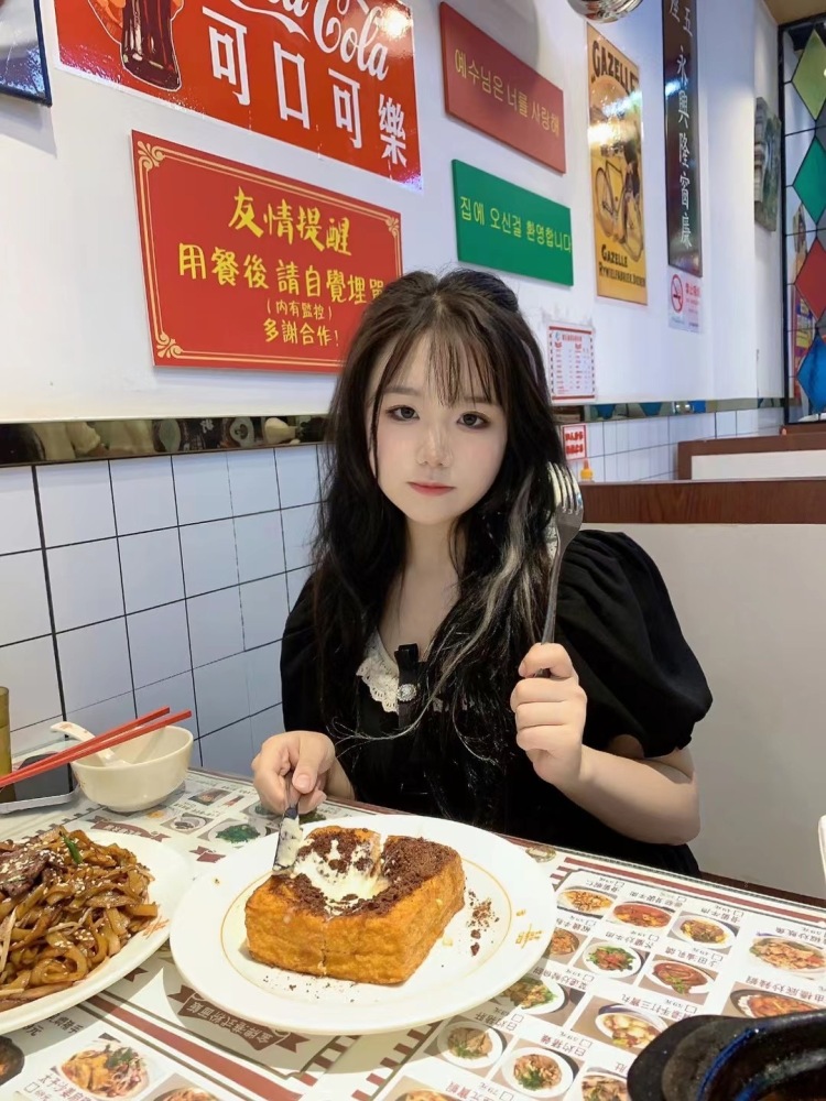 好困想睡觉-四川省·达州市·渠县--大家好!我身高160cm体重92斤,目前为学生 时间充裕 性格开朗 接受寄拍,会拍照、p图、剪辑,有兴趣可以私信我哦谢谢