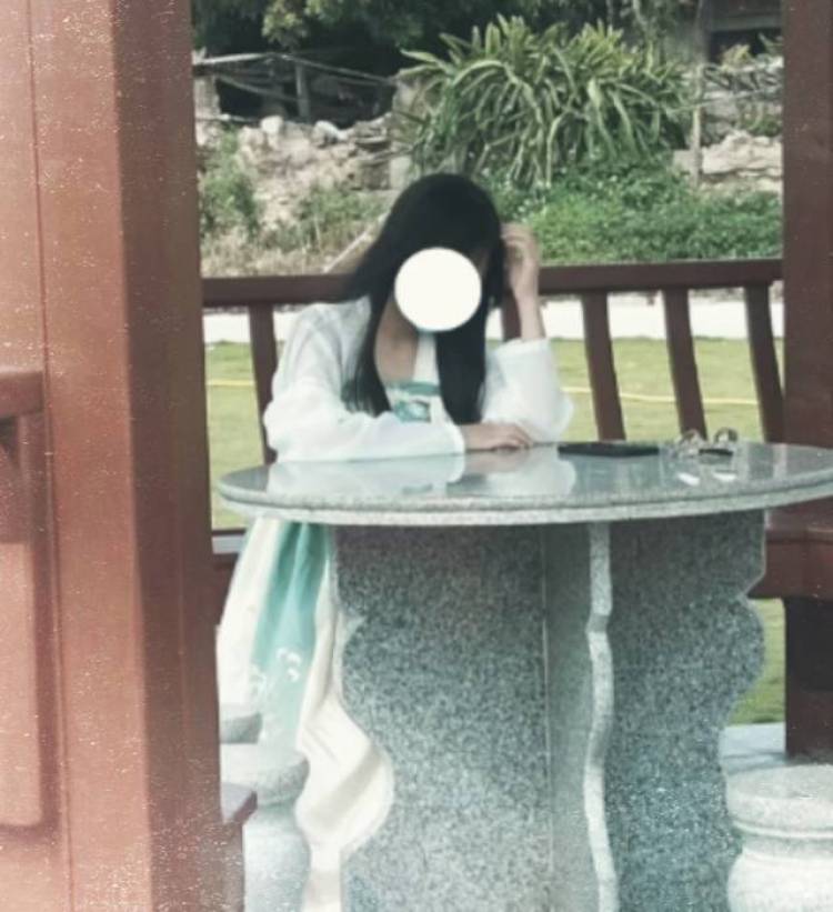 涂涂-福建省·漳州市·漳浦县-快手-素人寄拍,价格可商量,任何风格的衣服都可,拼夕夕桃宝都可,希望可以与你和合作哟!