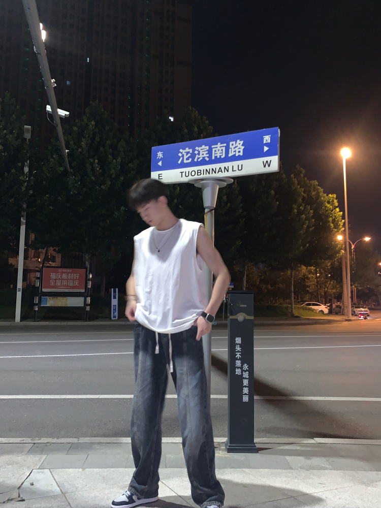 梁朝文-河南省·商丘市·永城市--是在体育学院上学本科舞蹈生,有肌肉线条,会拍照,可接寄拍模特。tb,pdd都可