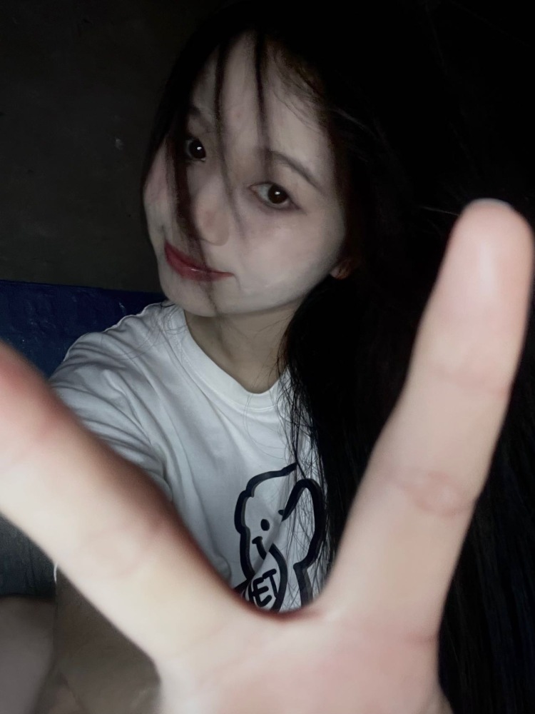 鱼大朵(熊猫)-浙江省·丽水市·云和县--刚开始做自媒体,有时间出图快,可以寄拍也可以接广,可做美妆、饰品、穿搭