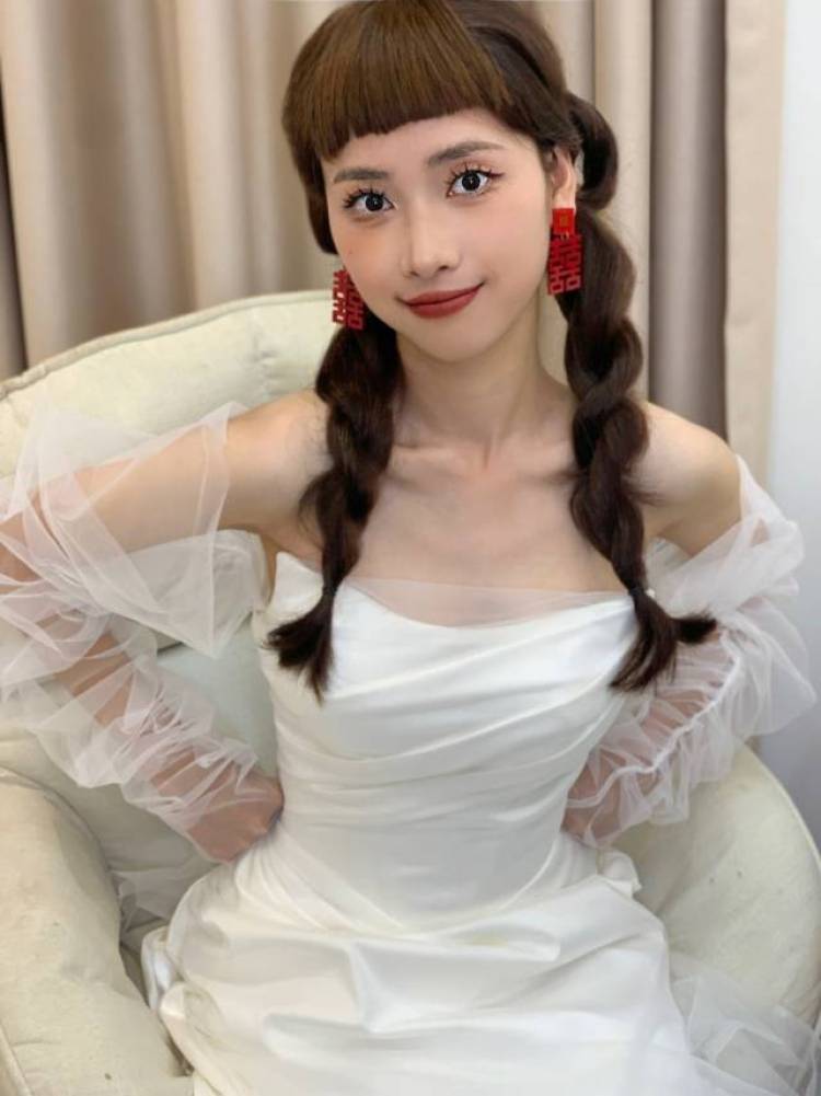 hᐝ-四川省·成都市·郫都区--03在读女大学生,接买家秀、平面模特兼职、妆面模特、婚样模特,有经验。性格温柔好相处,不矫情,能吃苦,接受商家和摄影师化妆师的创意,尊重他人