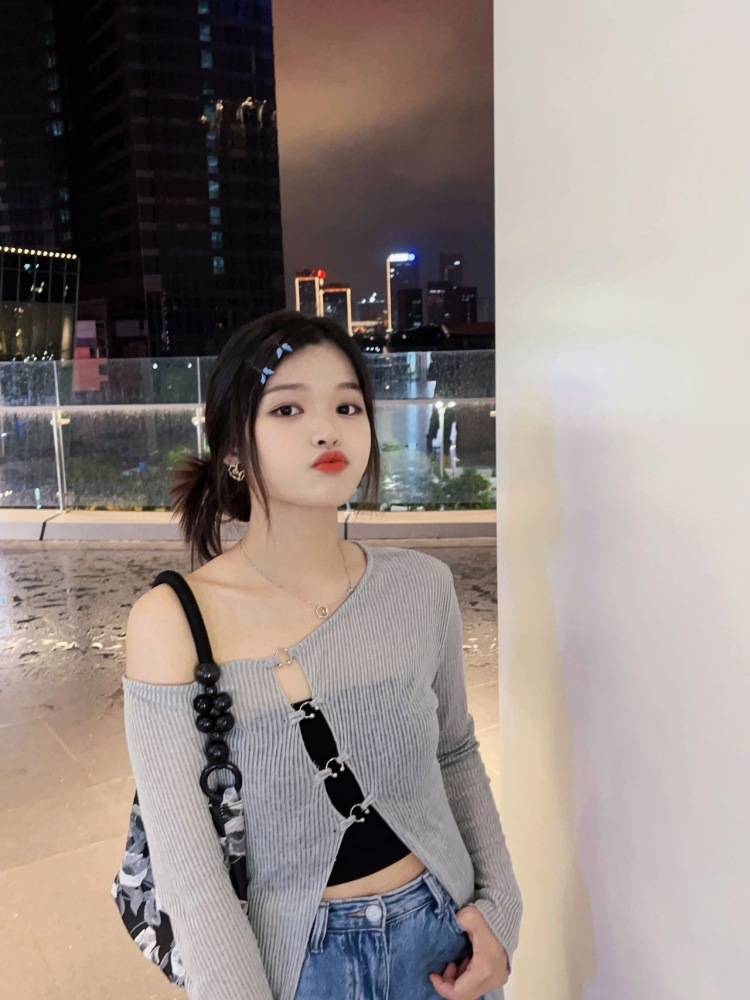 罗妮紫-福建省·厦门市·集美区--身高160,体重95
兴趣爱好:喜欢拍照,搭配衣服
特长:风格多样化,不拘泥于一种形式
可接寄拍,买家秀,平面模特兼职
会拍照📷,会P图