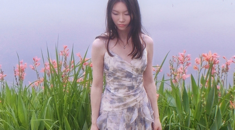 我不莉解-四川省·成都市·金牛区-抖音-大家好，我今年21岁，身高165cm，体重49kg，爱好穿搭，摄影，可接买家秀，平面模特兼职，会p图，会化妆，会摆动作
