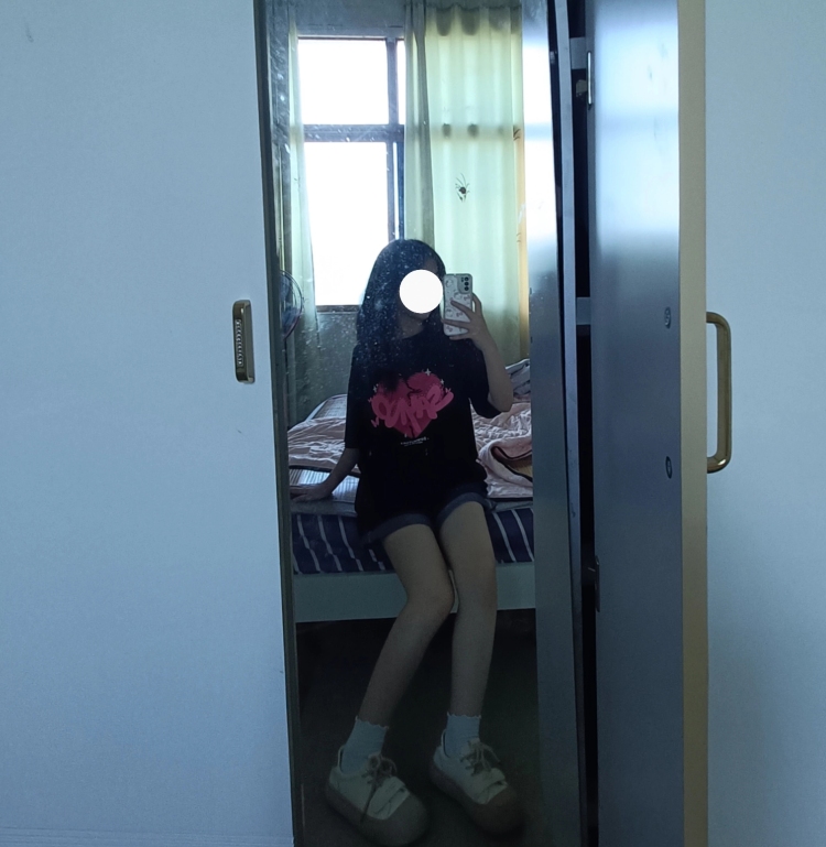 🥕-湖南省·长沙市·长沙县--身高155，体重92，微胖，衣服上身效果好看的，有好的拍照技术，可接寄拍送拍，拍买家秀图，app展示