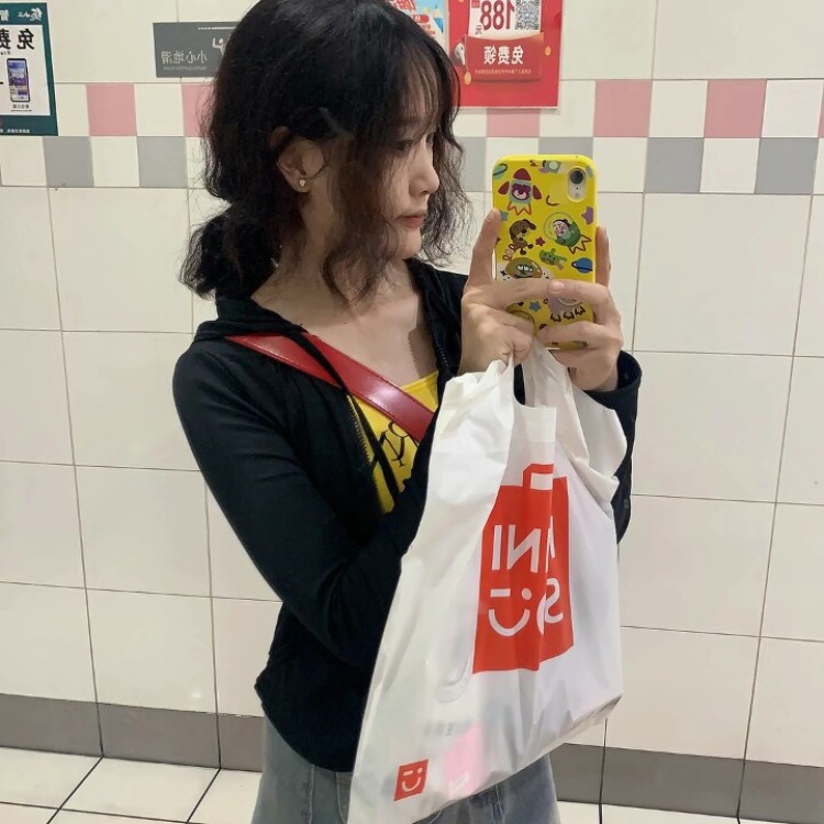 rong-湖南省·永州市·宁远县--我是一名准高三学生,我的爱好是拍照,摄影,绘画。有一定的修图基础,照片保证高质量,希望可以有合作接单寄拍或者送拍,谢谢,保证高质量高效率。