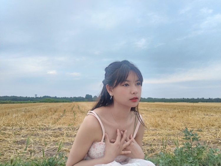 多肉纯净水-河北省·保定市·雄县--可接寄拍，送拍
接服装，首饰，鞋子，包包，头饰等
可帮测评化妆品，食物，食品
有大量时间，可以安心完成作品，不满意可重新要求
本人151   47kg   微胖