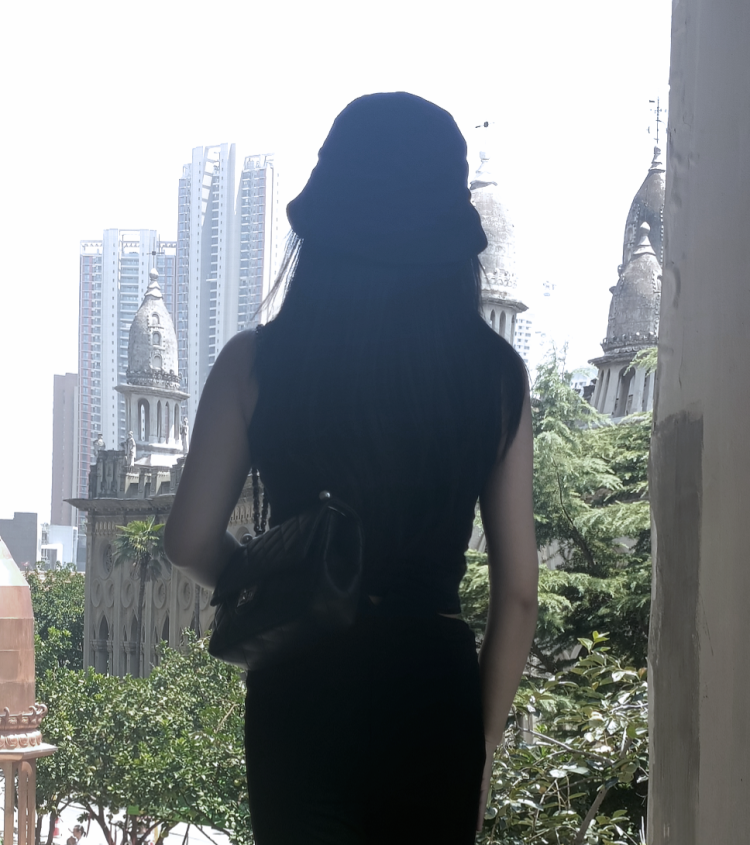 国际饭-湖北省·武汉市·汉南区--大家好，我是一位素人新人。平时喜欢拍照。健身  音乐 舞蹈  穿搭爱好者 ♥  有首饰，服装，鞋子寄拍期待我们的合作 爱生活，爱自己。祝陌生的你，生活愉快。
