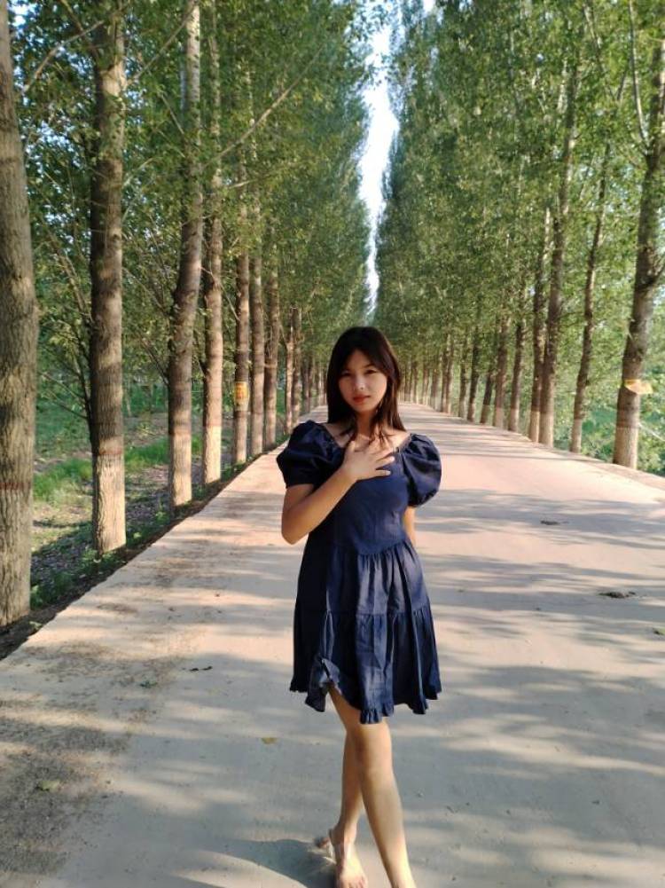 多肉纯净水-河北省·保定市·雄县--可接寄拍，送拍
接服装，首饰，鞋子，包包，头饰等
可帮测评化妆品，食物，食品
有大量时间，可以安心完成作品，不满意可重新要求