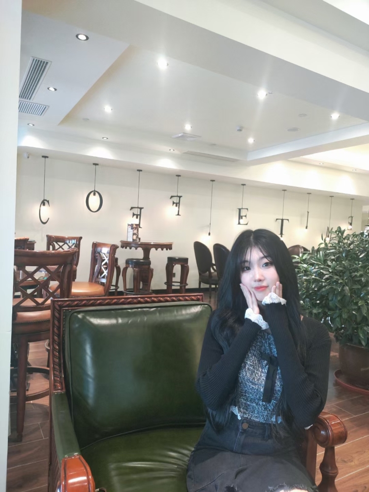 浅吃个桃-辽宁省·丹东市·元宝区-得物230-接服饰，首饰，包包，鞋子等产品
167/100
纯欲风 甜酷风