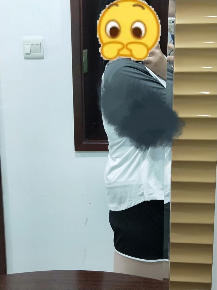 ʸᵧ-北京市·北京市·房山区-快手-喜欢拍照 画画唱歌 最喜欢甜酷风!! 想接送拍 买家秀卖家秀都可以拍 主要想拍衣服 物品也可以拍 有商家合作嘛 可以联系我谢谢!