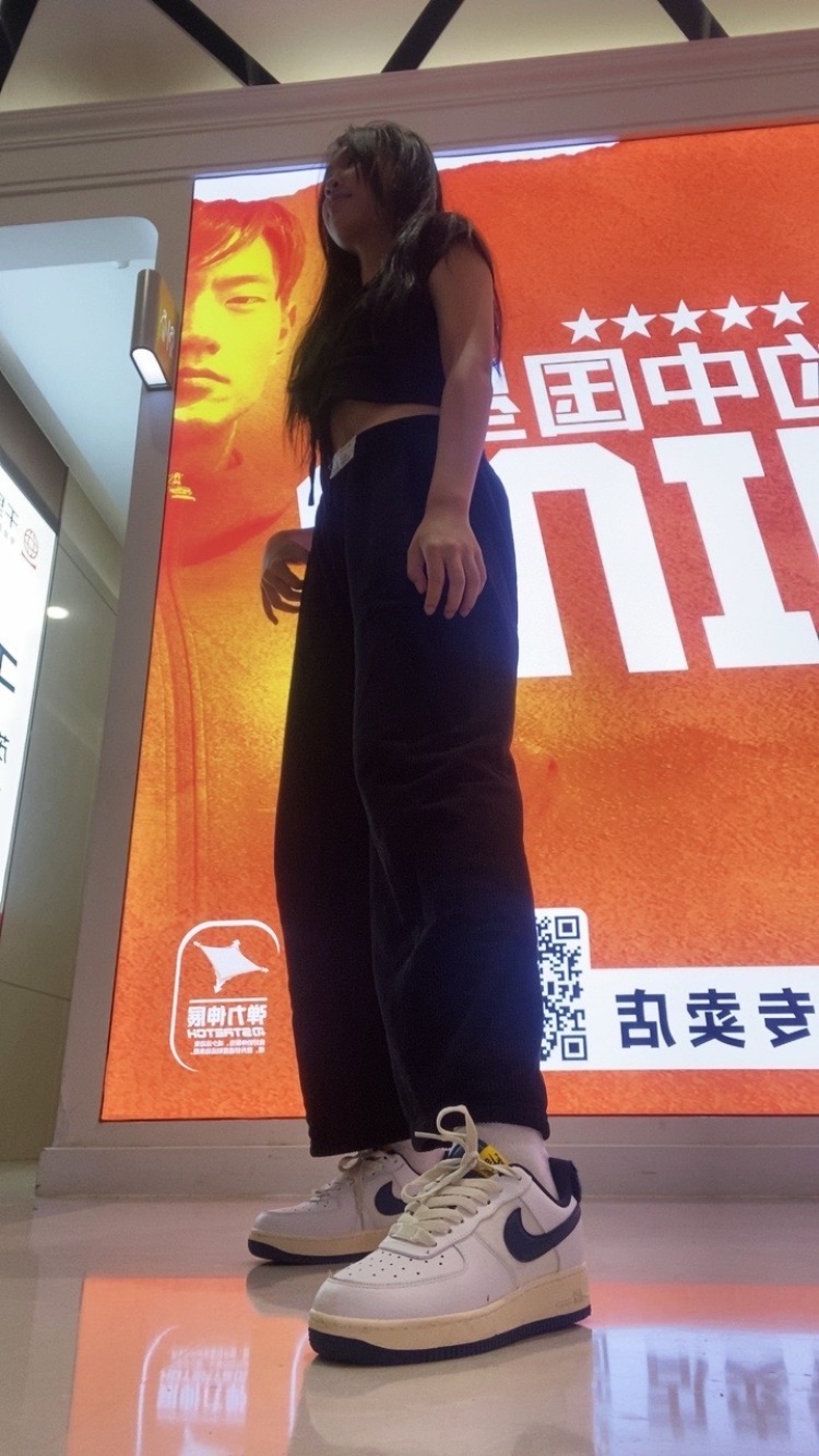 Hhhhhhhh-广东省·湛江市·坡头区-微博、快手-特长：舞蹈、摄影。身高168，体重48千克。买家秀、接网拍，可接衣服、包包、鞋子、耳饰、等