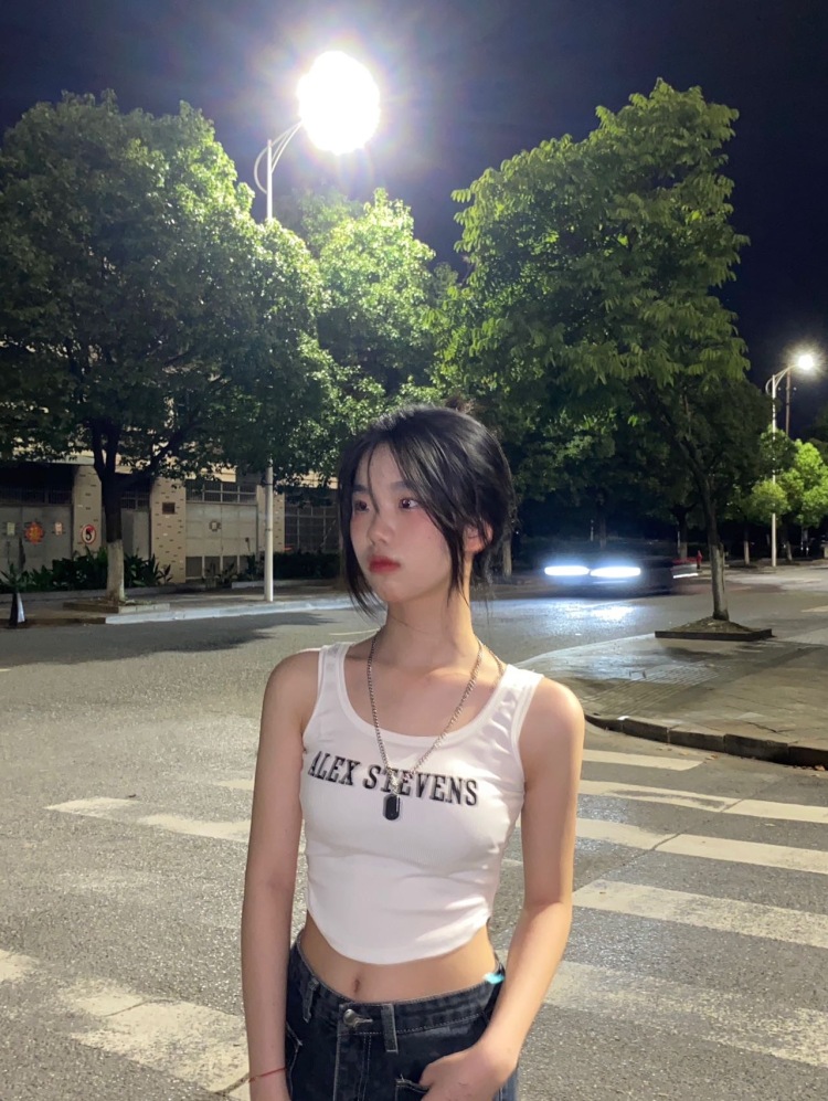 xuan-浙江省·杭州市·临安区-炫份芝士章鱼烧-1.在学校时间充裕出图快
2.身材比例好 身高168 体重50kg 腰围62
3.会穿搭
4.可尝试多种风格