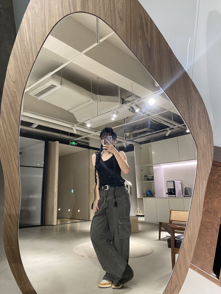 债主-四川省·内江市·市中区--寄拍 价格可议 衣服和饰品，牛仔裤，身高168/100。低价接
