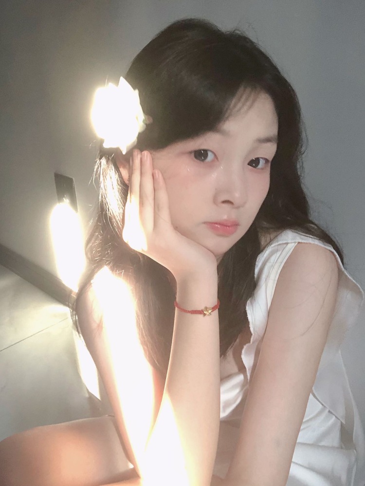 宋.-四川省·成都市·龙泉驿区-快手 抖音-平时喜欢拍照 jk lo 汉服都有所涉及平时也很喜欢日常服 拍照也比较上镜