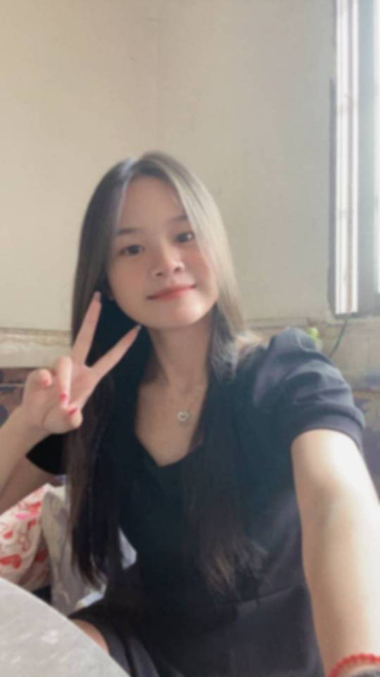 辞梦-贵州省·安顺市·紫云苗族布依族自治县-快手,抖音-年龄18,身高150,体重40公斤,兴趣爱好,唱歌拍照,资源优势,时间充裕,服务范围(服装,美妆,鞋),合作要求,有实名认证,收费标准,出图40-100,详情页100-200