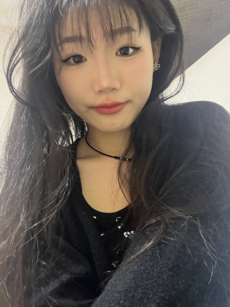 婷-湖南省·郴州市·永兴县--我的特长:喜欢拍照 、喜欢化妆 、喜欢录开箱视频、喜欢各种好看的东西。