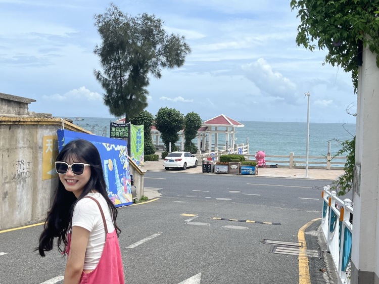 婷-湖南省·郴州市·永兴县--我的特长:喜欢拍照 、喜欢化妆 、喜欢录开箱视频、喜欢各种好看的东西。