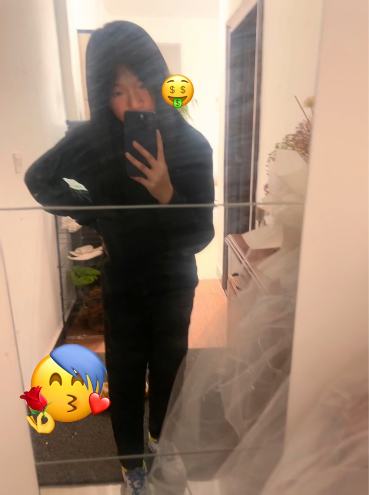 Weeke8-云南省·迪庆藏族自治州·维西傈僳族自治县-快手-喜欢护肤喜欢📷会修图会化妆也会穿搭身高160cm体重60千克有点微胖想通过寄拍或者赠拍赚点零花钱如果您有意要和我合作的话可以联系我（风格、佣金、出图质量可以商量）