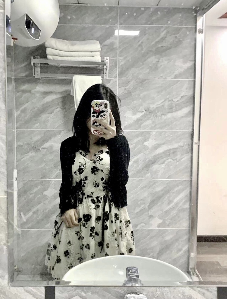 月-广东省·佛山市·南海区--看一下我吧。会拍照会穿搭 身高160体重 39kg。接寄拍 送拍