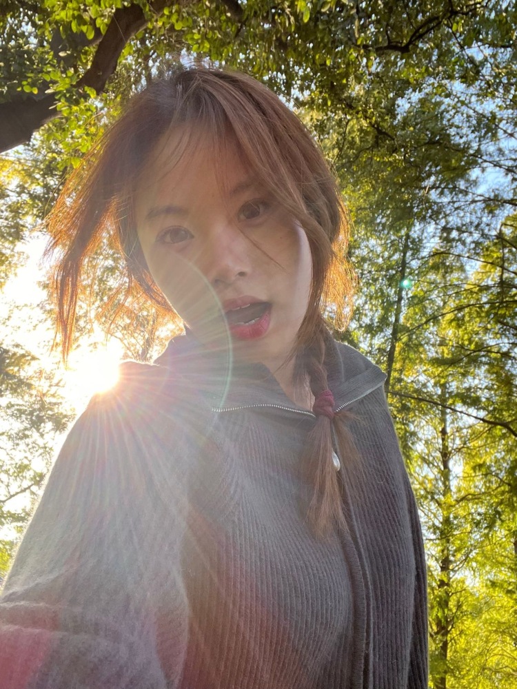 约等于蓝-江苏省·南京市·鼓楼区-某红薯 抖音-买家秀,探店打卡,平面模特兼职
满足各种风格,可爱邻家,韩系简约,高级千金
深谙拍照技巧,效果绝对好,包满意