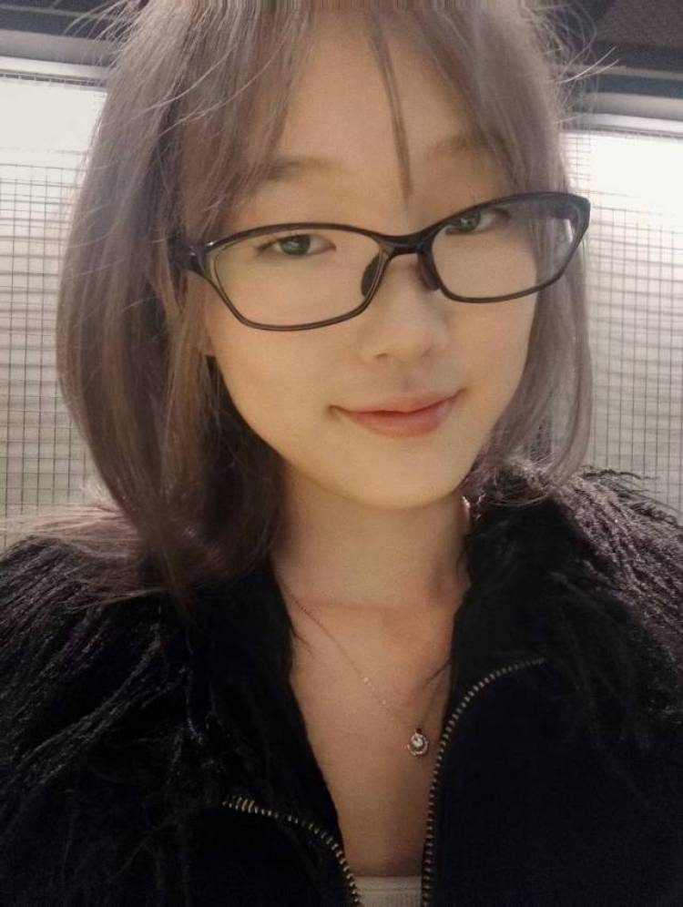 毛鱼-陕西省·西安市·雁塔区-某红薯-170 100
就读美术学院,拥有极高的审美能力,做网拍重在一个你情我愿,如果你乐于沟通交流,能够带着足够的诚意合作,我们会玩的开心~
什么可接,范围广,只要你想没有我不接的(正常尺度内)