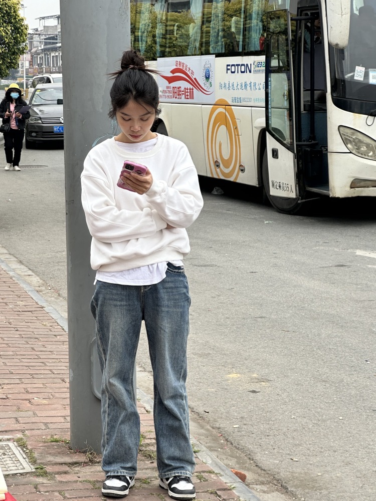 迪士尼在逃村花-广西壮族自治区·桂林市·秀峰区-抖音,微博,某红薯-本人小个子一枚,150,36kg,平时喜欢拍照,剪辑视频。可接童装或小个子日常服饰穿搭。