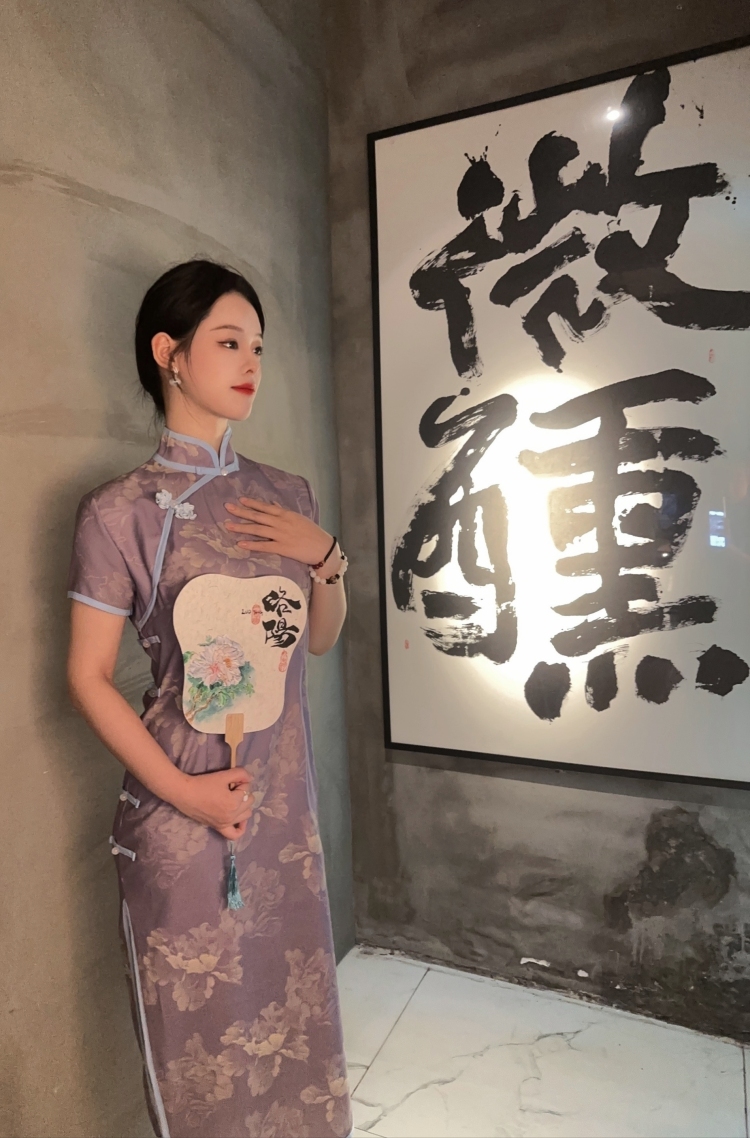 肉宝-河南省·洛阳市·西工区--净身高167cm，体重53kg，鞋码38码，日常喜欢外出探店拍照，拍摄环境不限，可以接各类风格的服饰、鞋、包，化妆品也可以接，不限制产品。