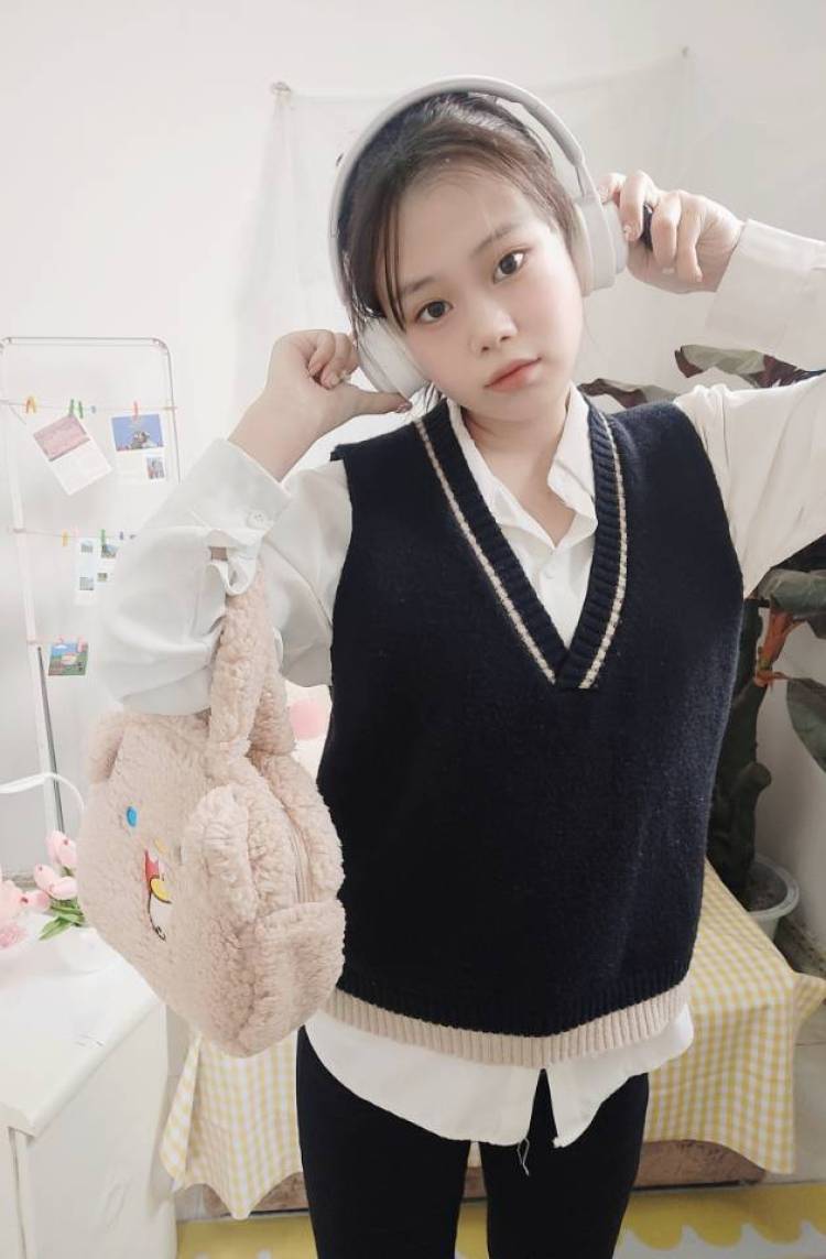 清扰💛-河北省·唐山市·路北区--买家秀 接寄拍和赠拍 有接单经验 百变风格 接受重拍