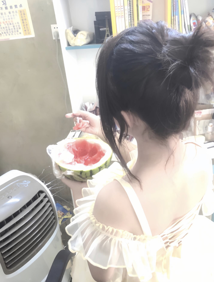 yy螺蛳粉-广东省·东莞市·虎门镇-快手-室内拍照  室外拍照  商品摆拍  商品推广  可以指定拍照风格  可以露脸或者不露脸  希望大家可以看看我！