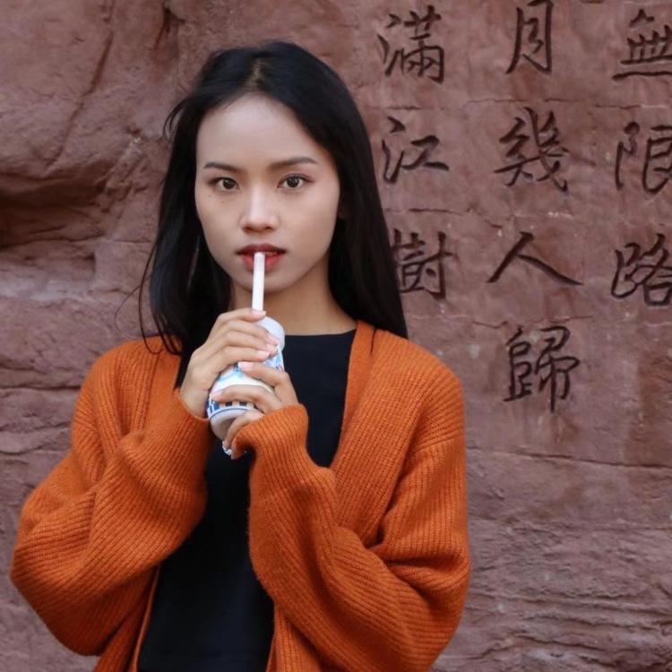 豆芽-云南省·昆明市·五华区-朋友推荐-爱拍照，穿漂亮衣服，可以试穿衣服拍照反馈，鞋子等，想要丰富自己的生活，挑战更多可能性。心诚则灵