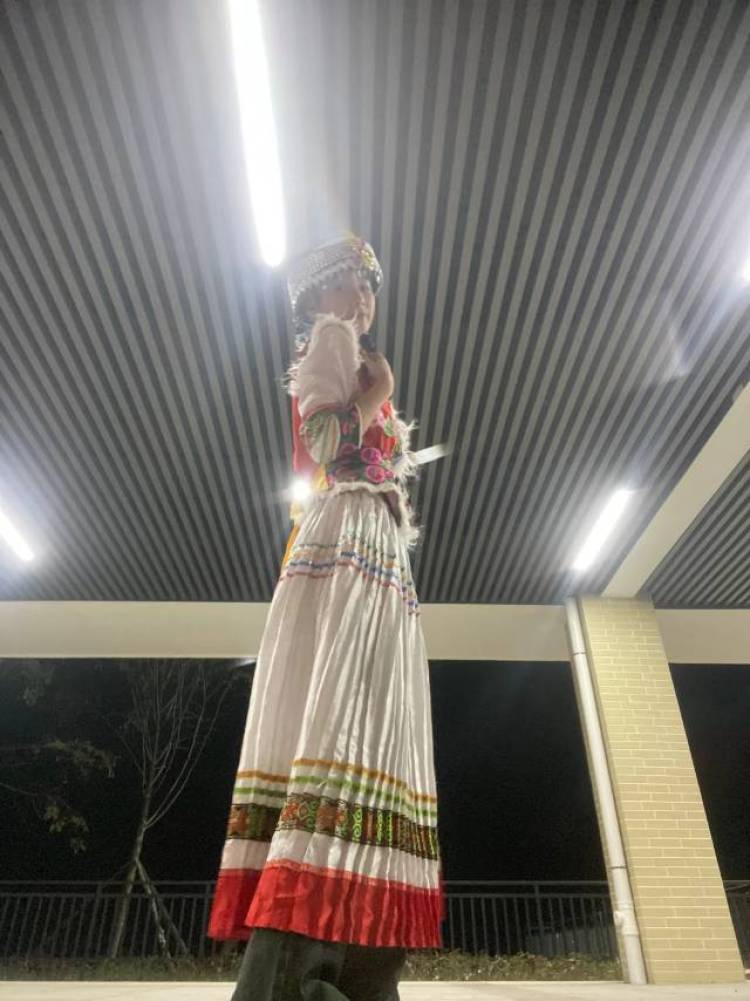 改屁.-湖南省·益阳市·安化县-快手 抖音-身高一米七
特长跳舞打排球
职业是高中生
热爱跳舞运动拍短视屏