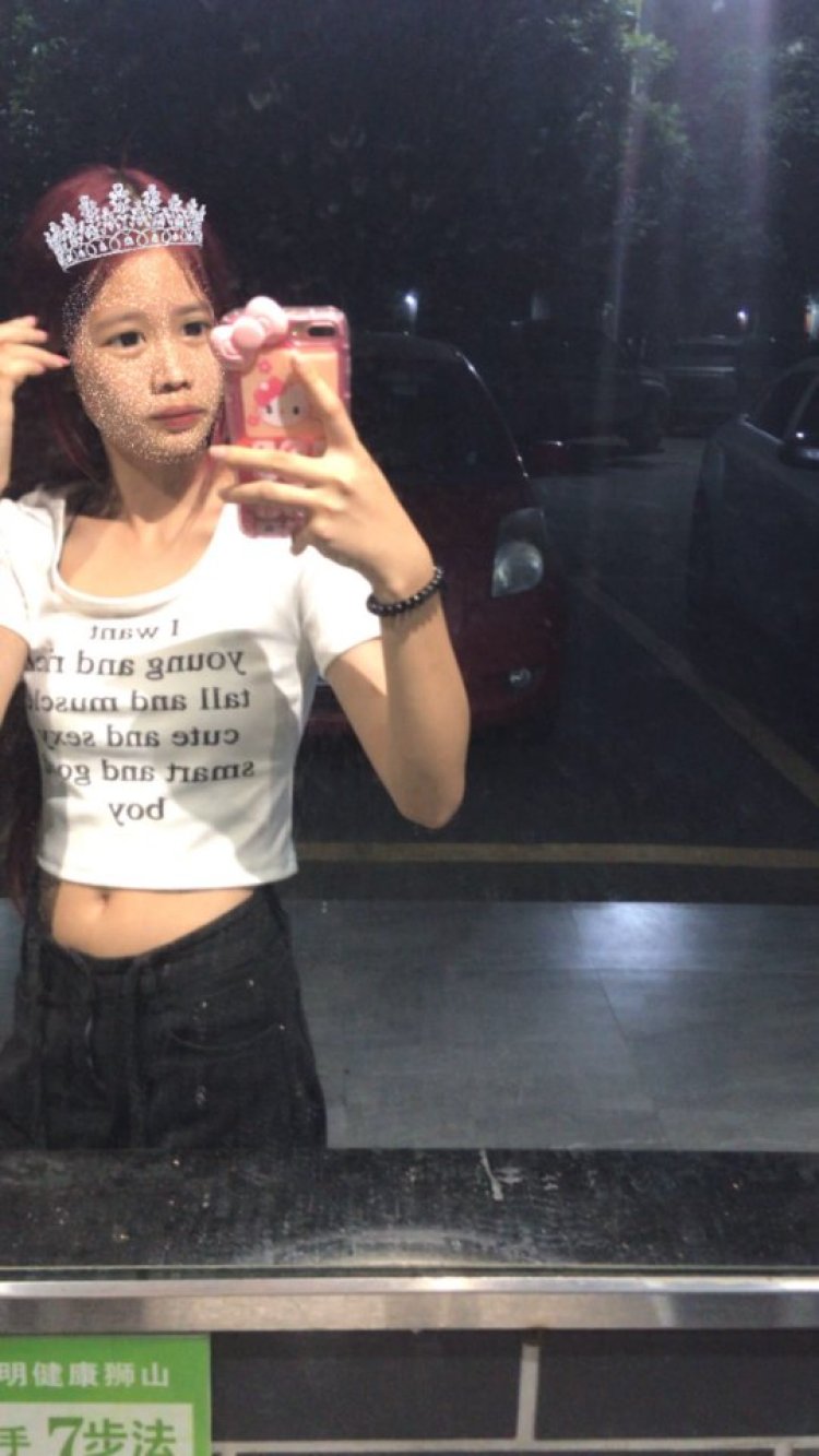 婷婷-广东省·佛山市·南海区-快手-喜欢拍拍照   寄拍送拍都可以  之前也有学过一点舞蹈
