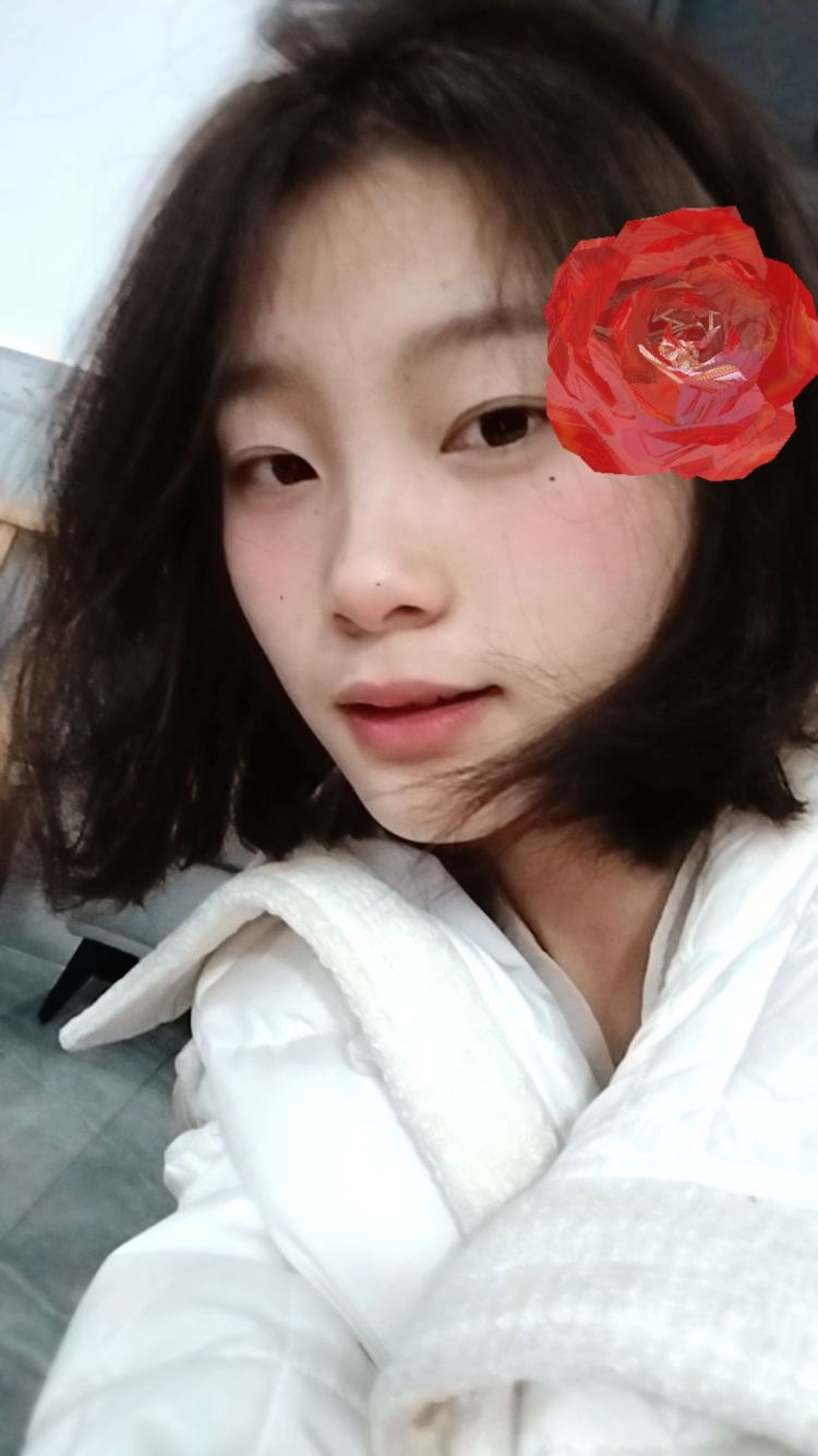 fank-湖南省·湘西土家族苗族自治州·凤凰县--身高165体重90会p图出图快对自己非常有自信也想通过这个平台赚些零用钱