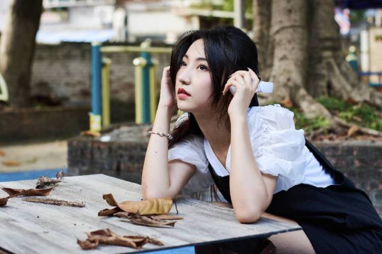A流年か心殇-广东省·广州市·荔湾区-抖音-本人现自由摄影师，业务现在主拍商业摄影广告图片，服装宣传图，也可跟路演演出活动拍摄，也找广州范围内模特主题互勉，有意向合作可丝