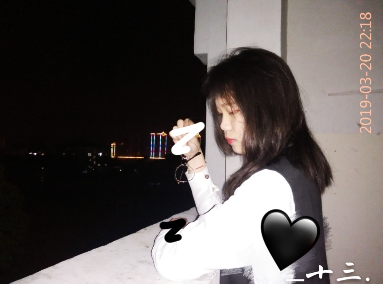 _十三呐-广西壮族自治区·来宾市·忻城县--喜欢自拍，各种风格都可以驾驭，可以接网拍