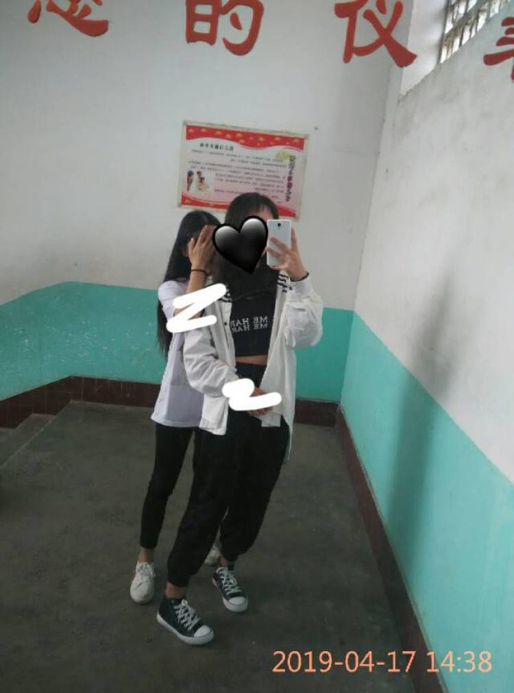 _十三呐-广西壮族自治区·来宾市·忻城县--喜欢拍照，可以接网拍，衣服，口红，鞋子美瞳等都可以 .