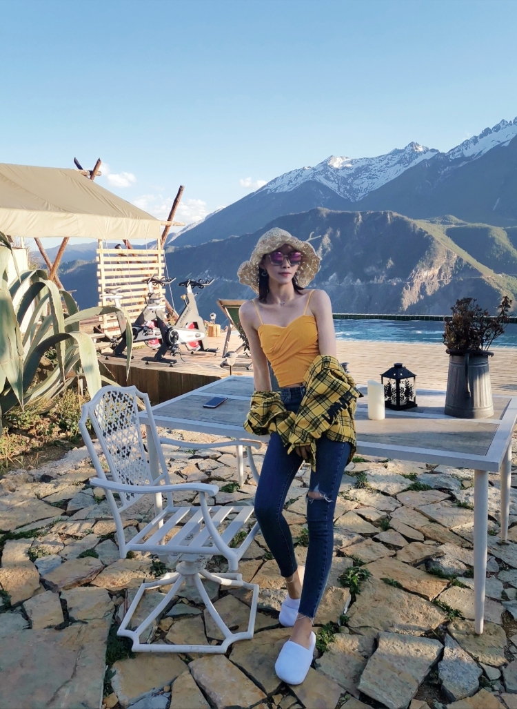 Emily-广西壮族自治区·南宁市·青秀区--身高165，90斤，承接各种网拍，欢迎联系