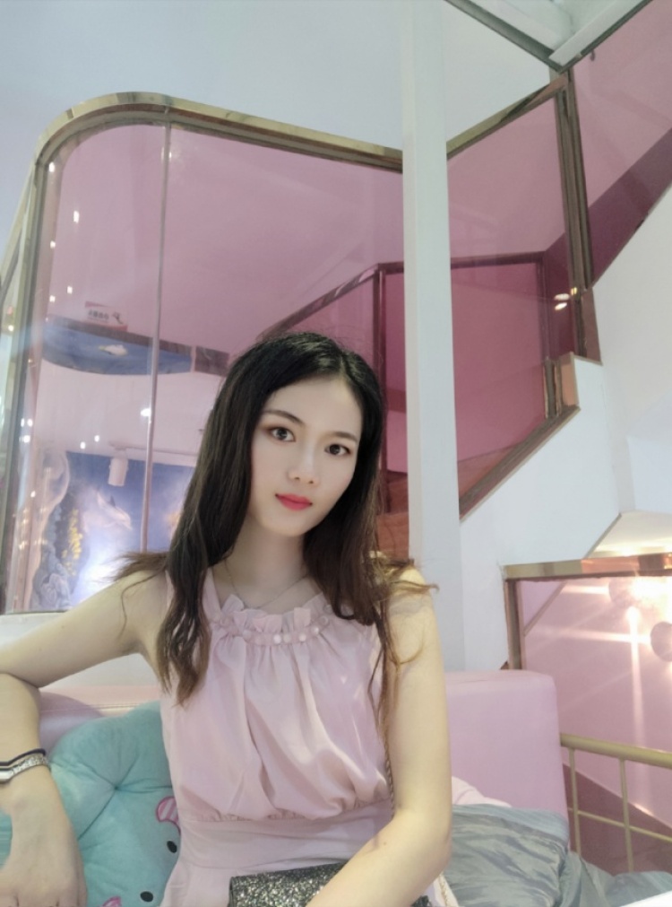 流年笑掷,未来可期-广东省·东莞市·横沥镇--买家秀,爱拍照,会修图,出图认真,可花呗,各种风格!人在东莞!