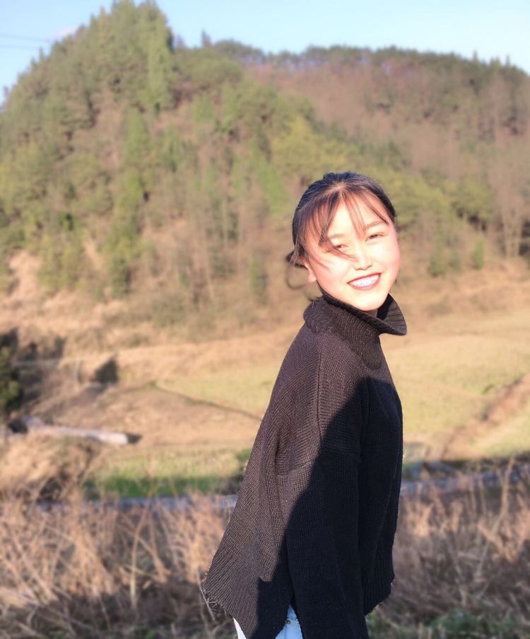 小心盘你?-湖南省·湘西土家族苗族自治州·凤凰县--活力女孩，爱拍照，会修图，寄送拍