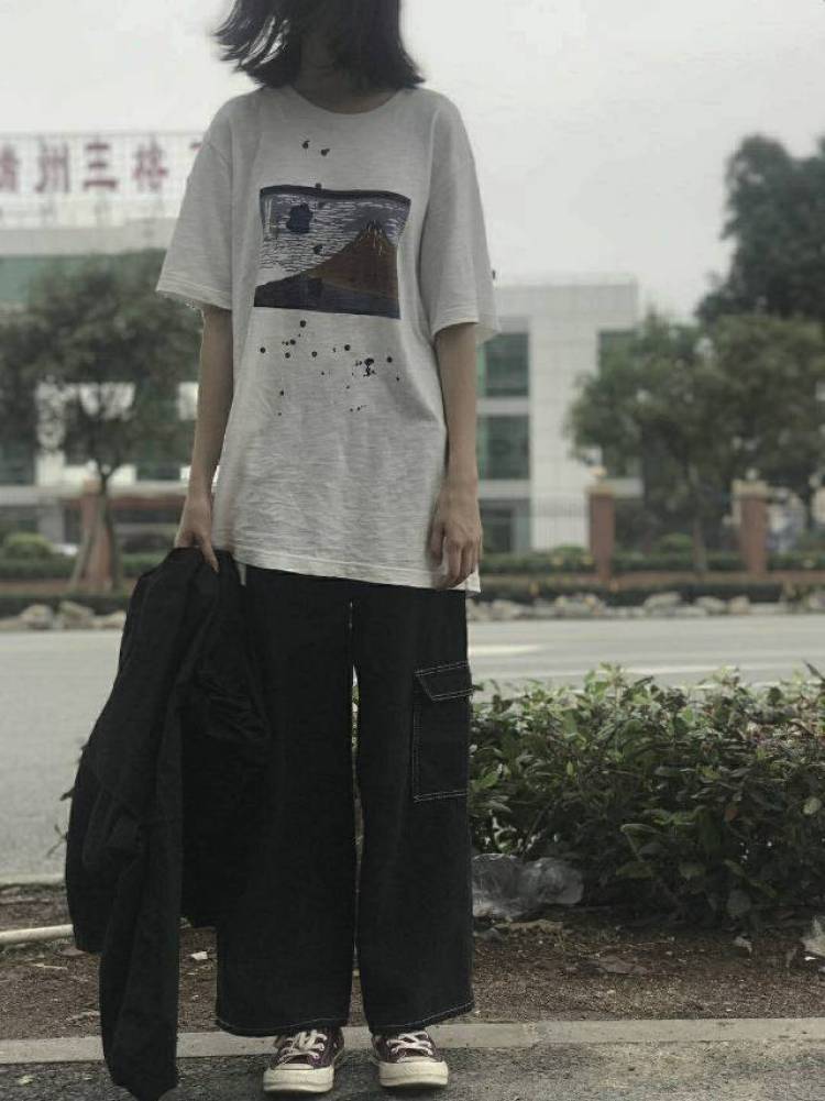 可我熬不住-广东省·肇庆市·端州区--会拍照 会p图 做过一段时间网拍 什么风格都可以接受