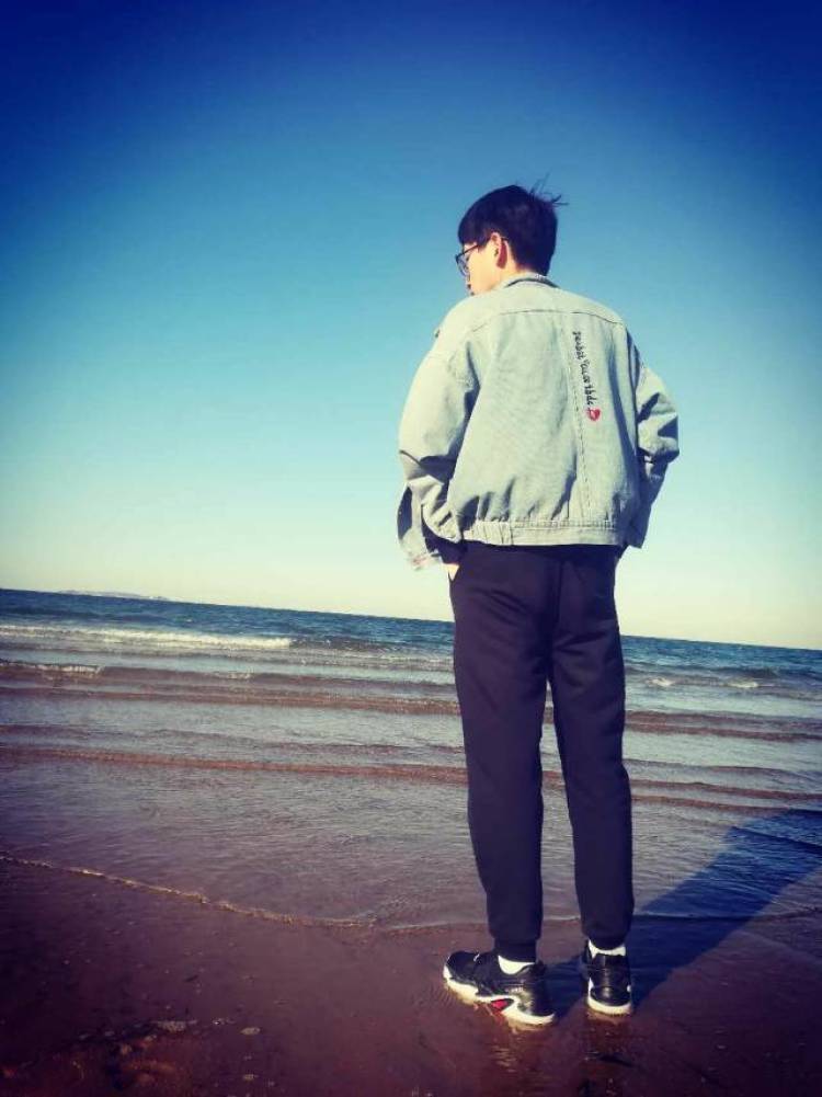 银河-山东省·烟台市·莱山区--大学男生,身高183体重63kg,可接买家秀,海边,校园,情侣。