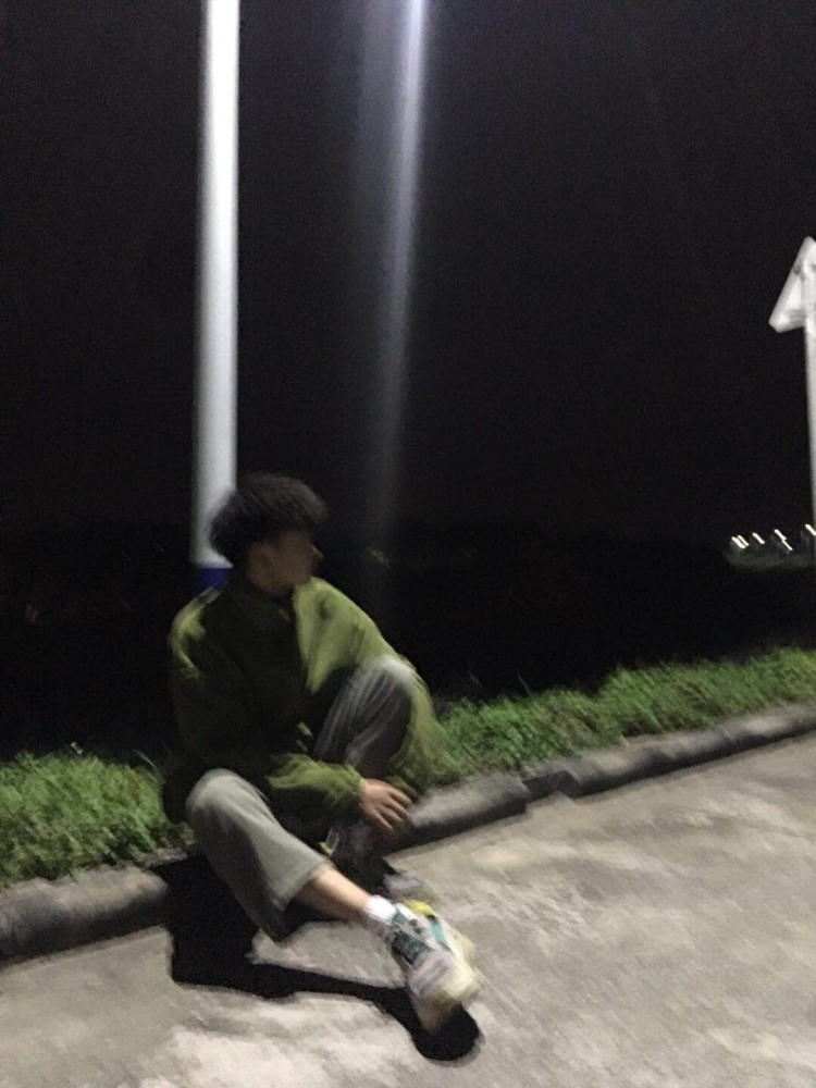 #吾.-广东省·东莞市·茶山镇--是个快手几百粉丝的小玩家 现在在慢慢学拍照