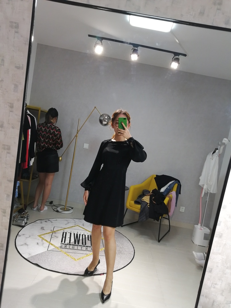 婷婷-湖南省·长沙市·雨花区--特长拍照  拍视频  拍买家秀  短视频拍摄  有短视频拍摄经验  身高164体重50  风格 多变