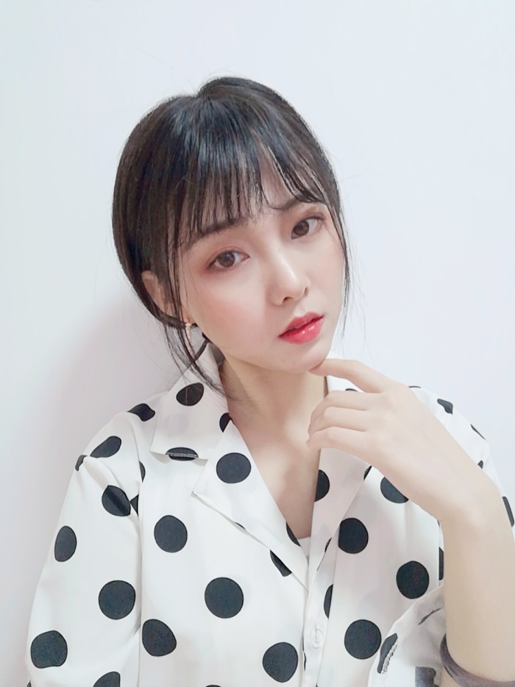 狐小仙``~~-辽宁省·沈阳市·和平区--假发单,还拍了解说视频,不过这里发不了。
ps:(才发现我这次拍摄全是这衬衫,来点衣服的单子吧...)