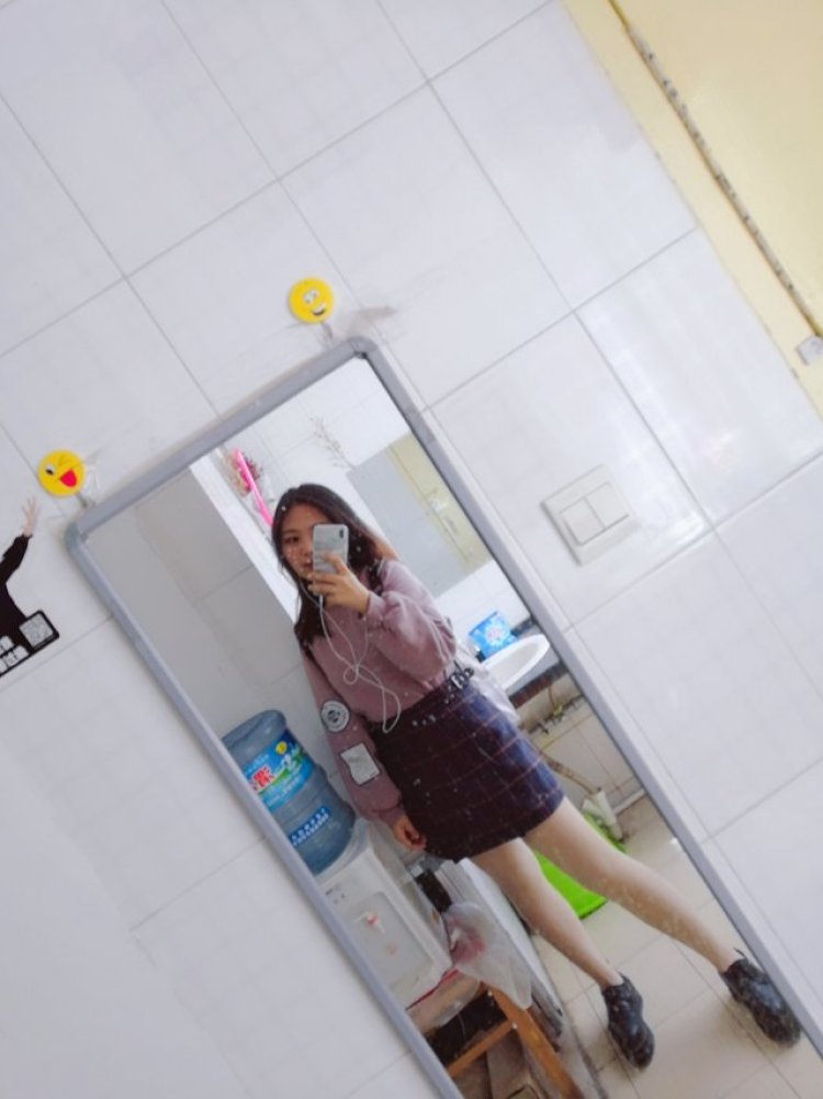 爆了棚的少女心?-陕西省·西安市·未央区--接网拍等活动。微博粉丝一千多,抖音粉丝六百多 身高168